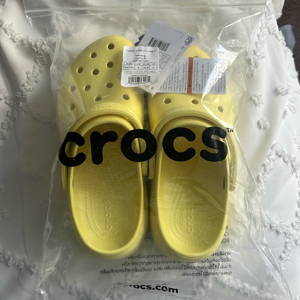 Crocs Classic Platform Clog- Banana